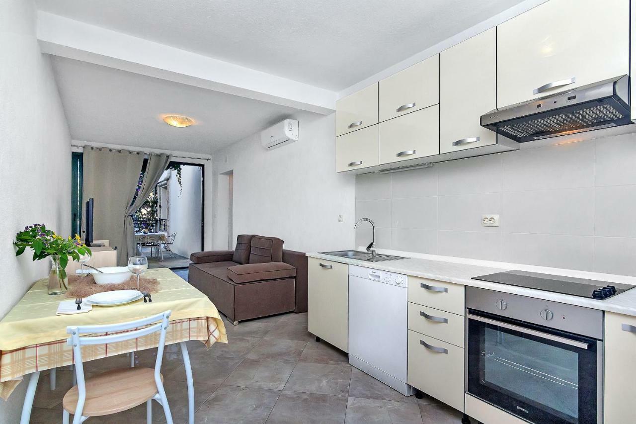 Apartmani Nikola Zastrazisce Exterior photo